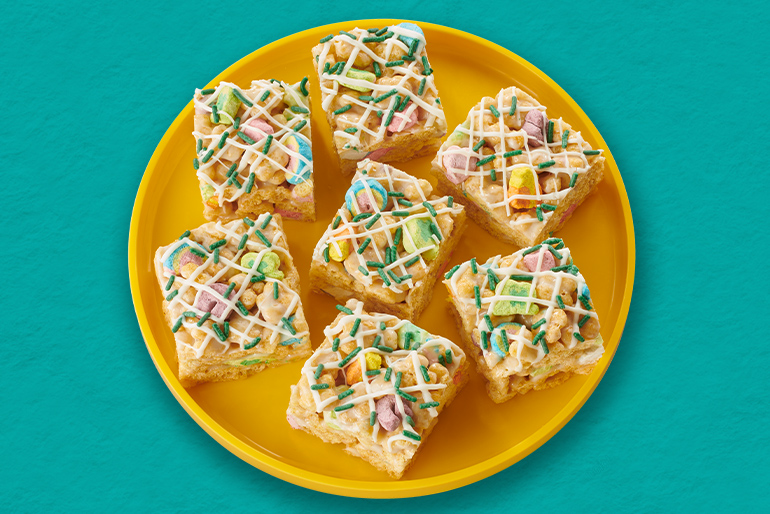 Barras de cereal sin hornear con Lucky Charms™ Honey Clovers